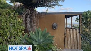 Outdoor spa bath