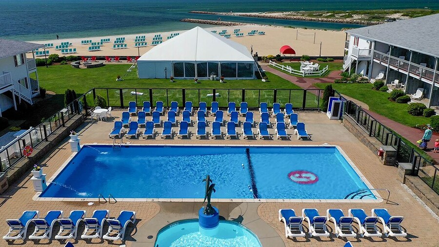 Red Jacket Beach Resort