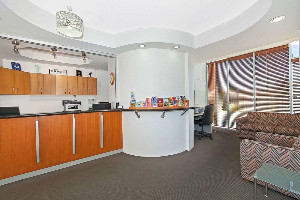 Lobby, Comfort Inn & Suites Northgate Airport