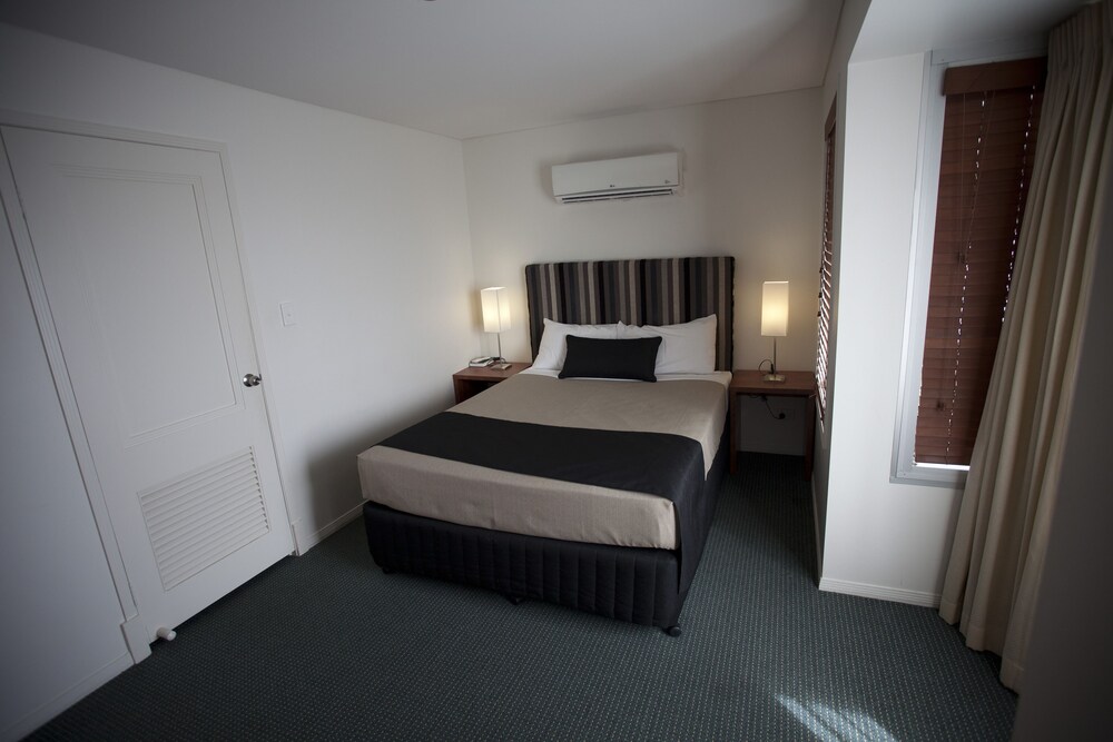 Room, Comfort Inn & Suites Northgate Airport