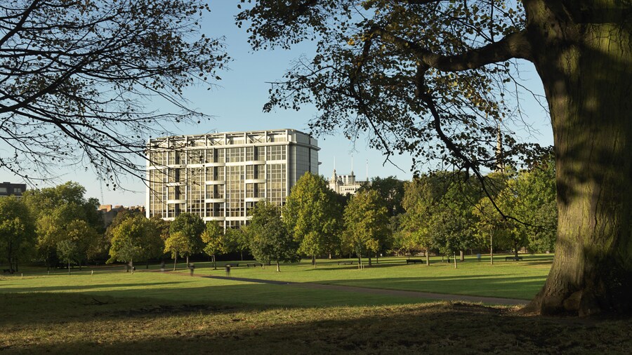 Royal Garden Hotel