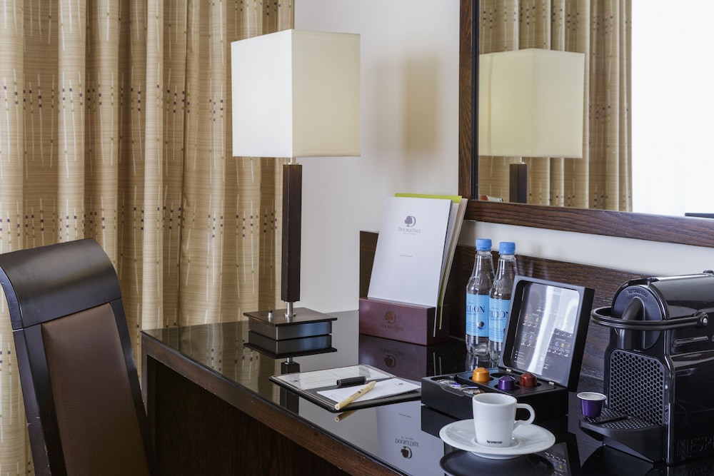 DoubleTree by Hilton London Heathrow Airport