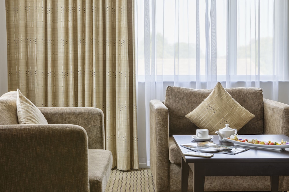 DoubleTree by Hilton London Heathrow Airport