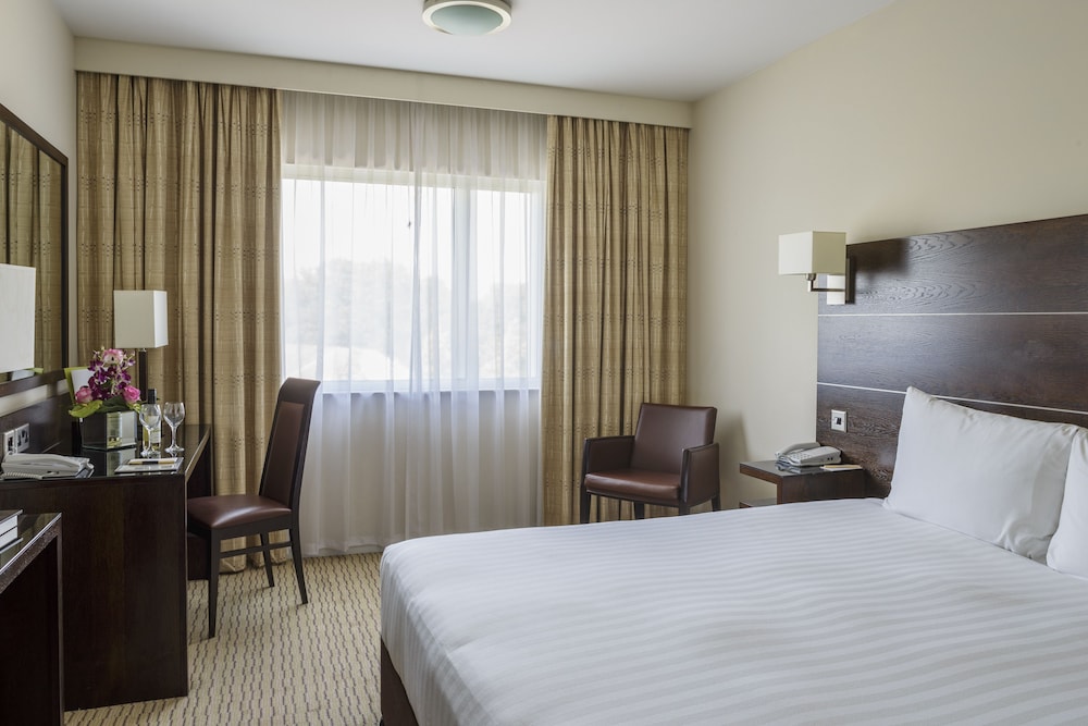 DoubleTree by Hilton London Heathrow Airport