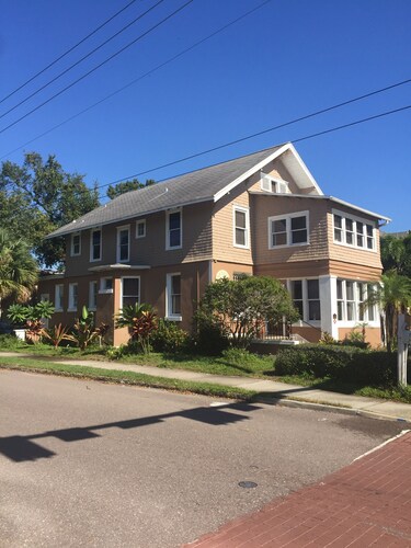 Check Expedia for Availability of Mansion Inn