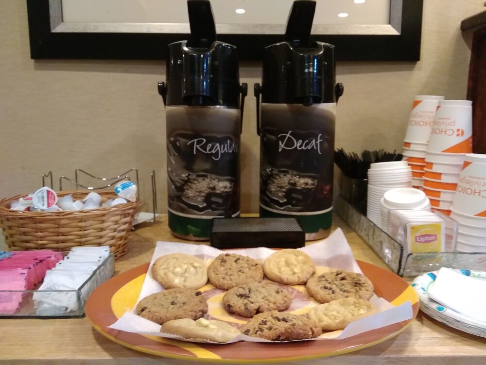 Quality Inn And Suites In Cleveland Hotel Rates Reviews On Orbitz