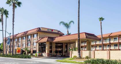 Super 8 by Wyndham Anaheim/Disneyland Drive