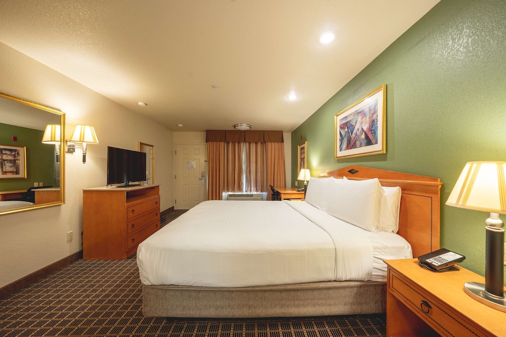 SureStay Plus Hotel by Best Western San Jose Central City