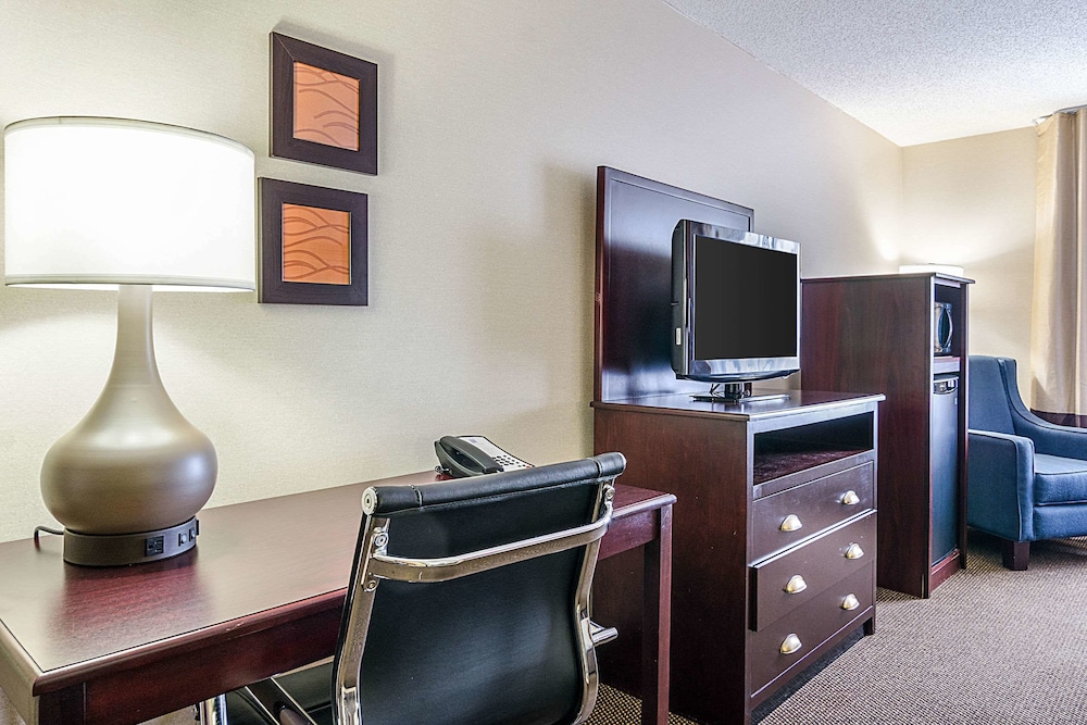 Comfort Inn & Suites