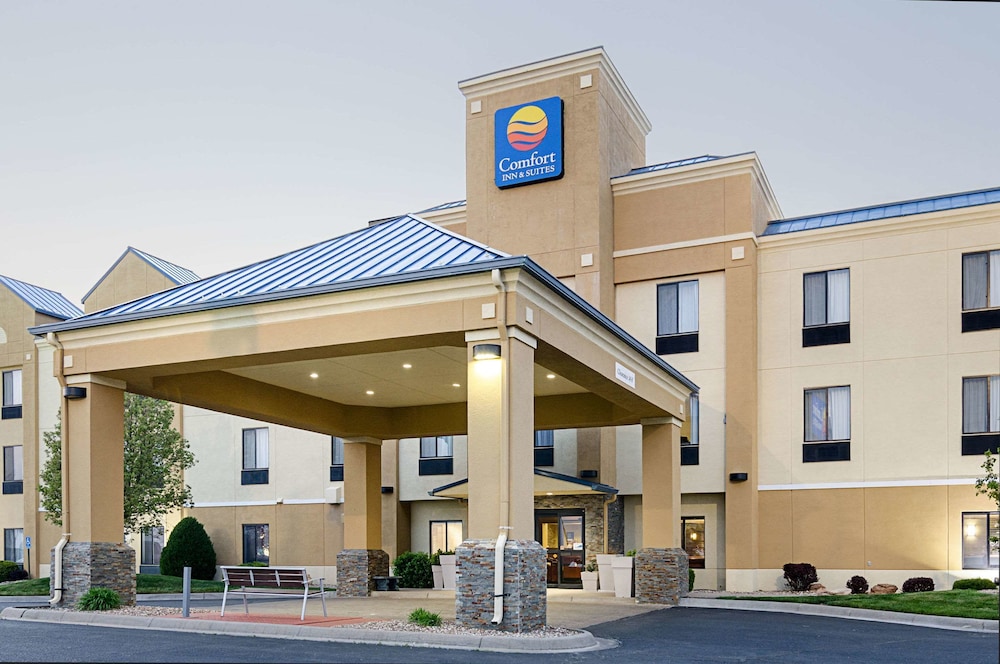 Comfort Inn Suites In Hutchinson Hotel Rates Reviews On Orbitz