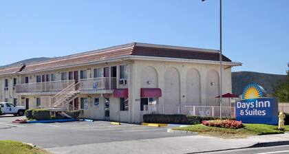 Days Inn by Wyndham San Marcos