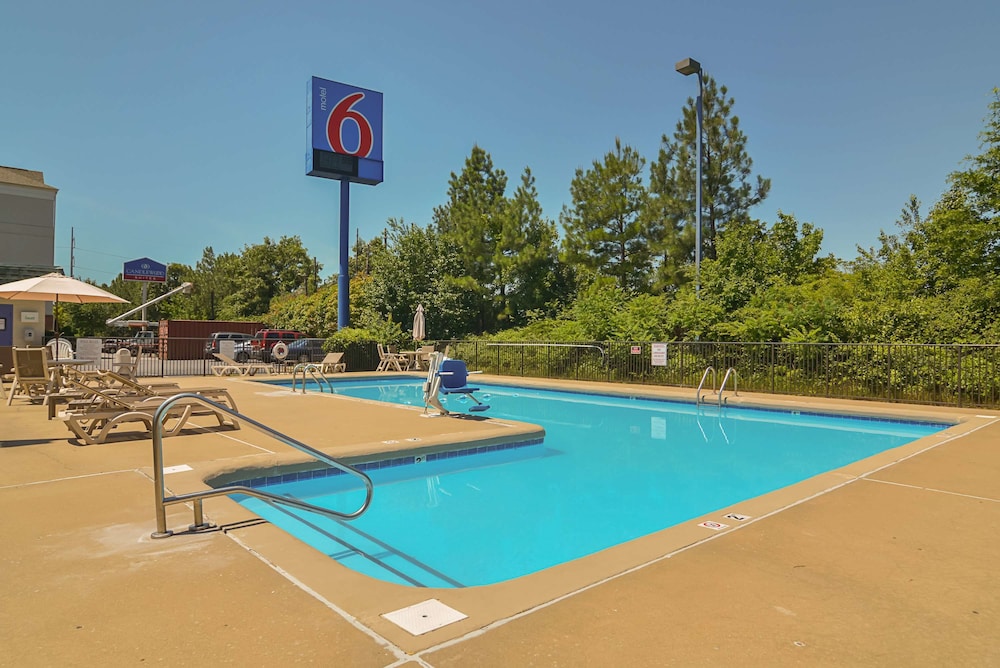 Motel 6 Little Rock, AR - West