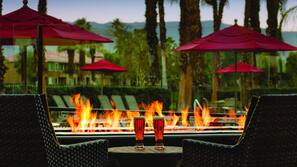 7 outdoor pools