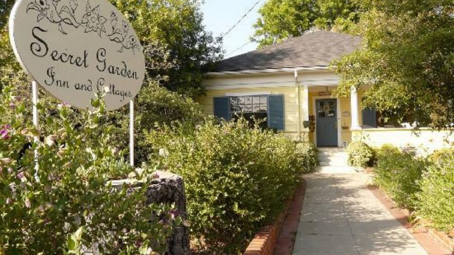 Secret Garden Inn and Cottages