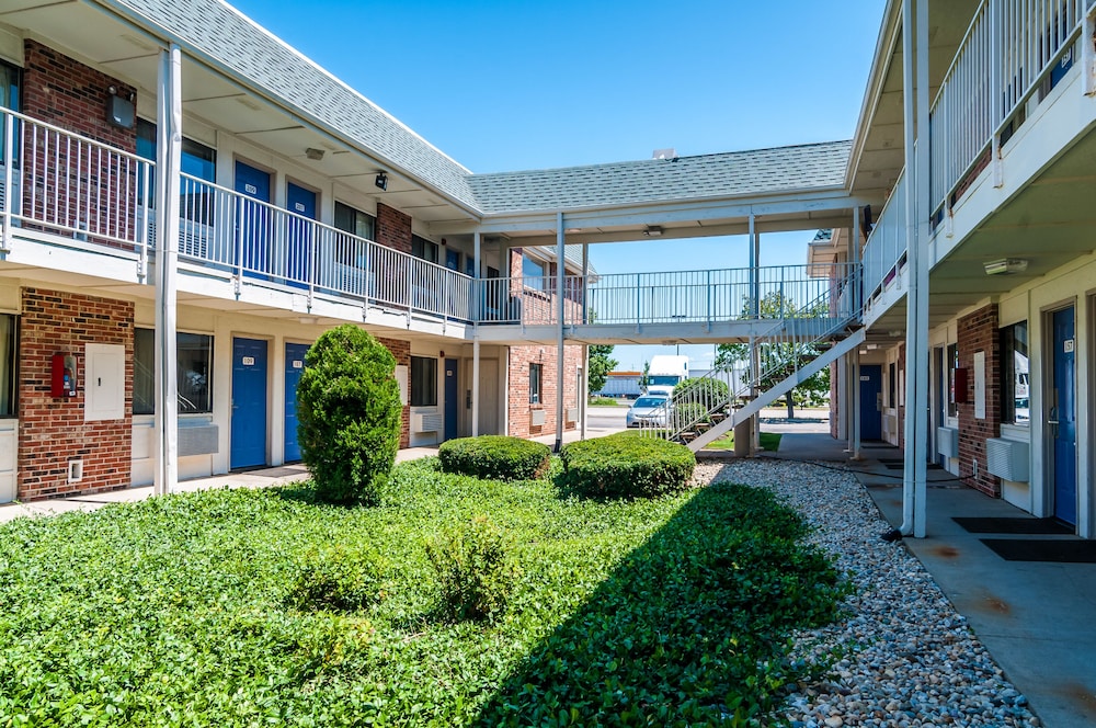 Discount [60% Off] Motel 6 Melrose Park Il United States | A Cheap