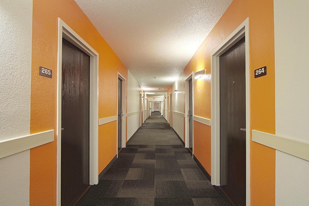 Interior, Motel 6 Piscataway, NJ