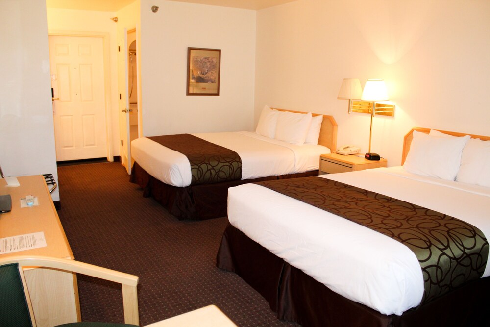 Room, Inn at Lander, Travelodge by Wyndham