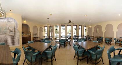 Garden Inn & Suites