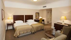 In-room safe, desk, iron/ironing board, free WiFi