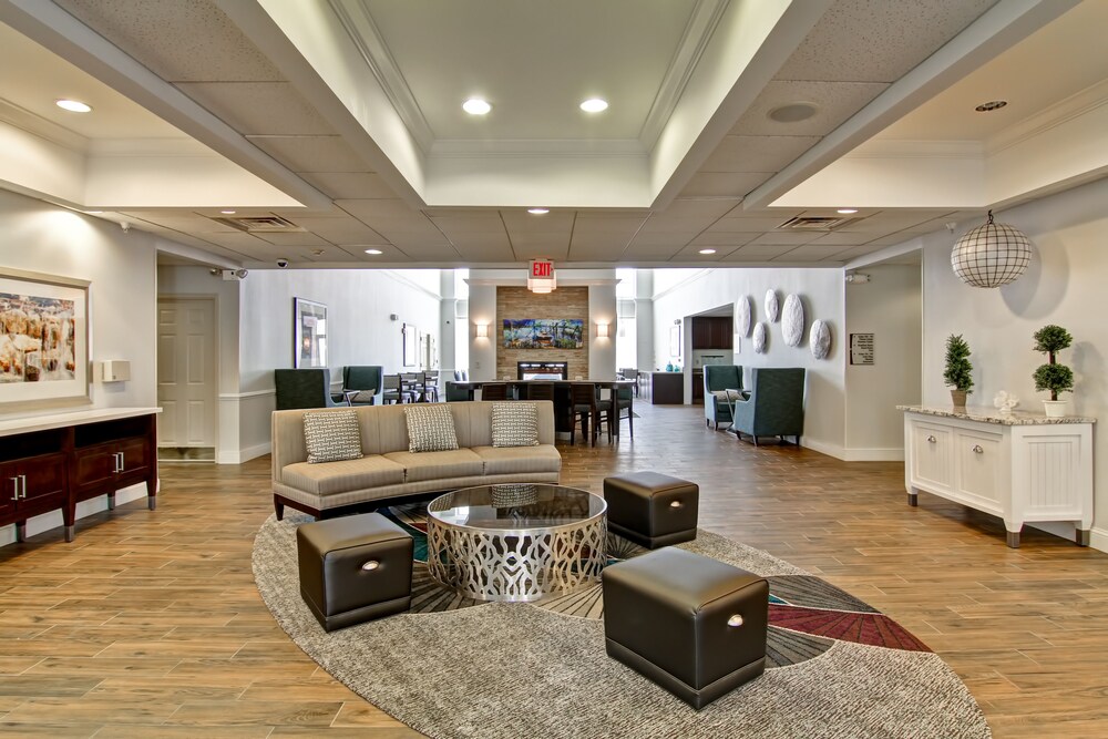 Lobby lounge, Homewood Suites by Hilton Newark Cranford