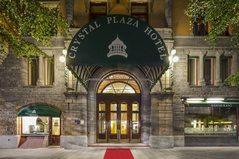 Crystal Plaza Hotel