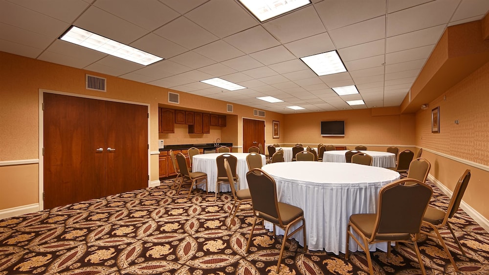 Meeting facility, Best Western Plus Hannaford Inn & Suites