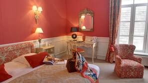 Desk, blackout curtains, iron/ironing board, free WiFi