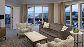 Egyptian cotton sheets, premium bedding, down duvet, in-room safe