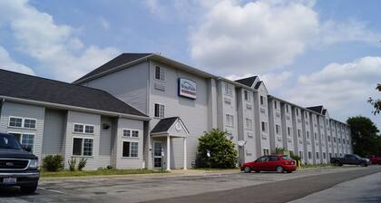 Toledo BridgePointe Inn & Suites By Hollywood Casino, Downtown, Owens College