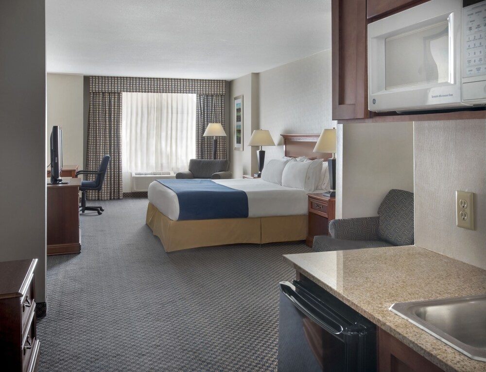 Holiday Inn Express Hotel & Suites East Greenbush, an IHG Hotel