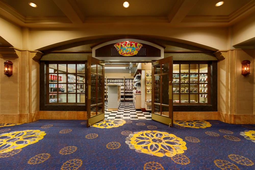 Gift shop, California Hotel and Casino