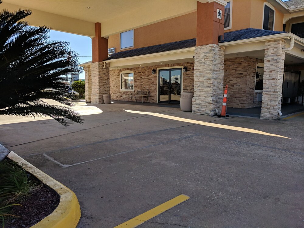 Super 8 by Wyndham Houston/Willowbrook/Hwy 249