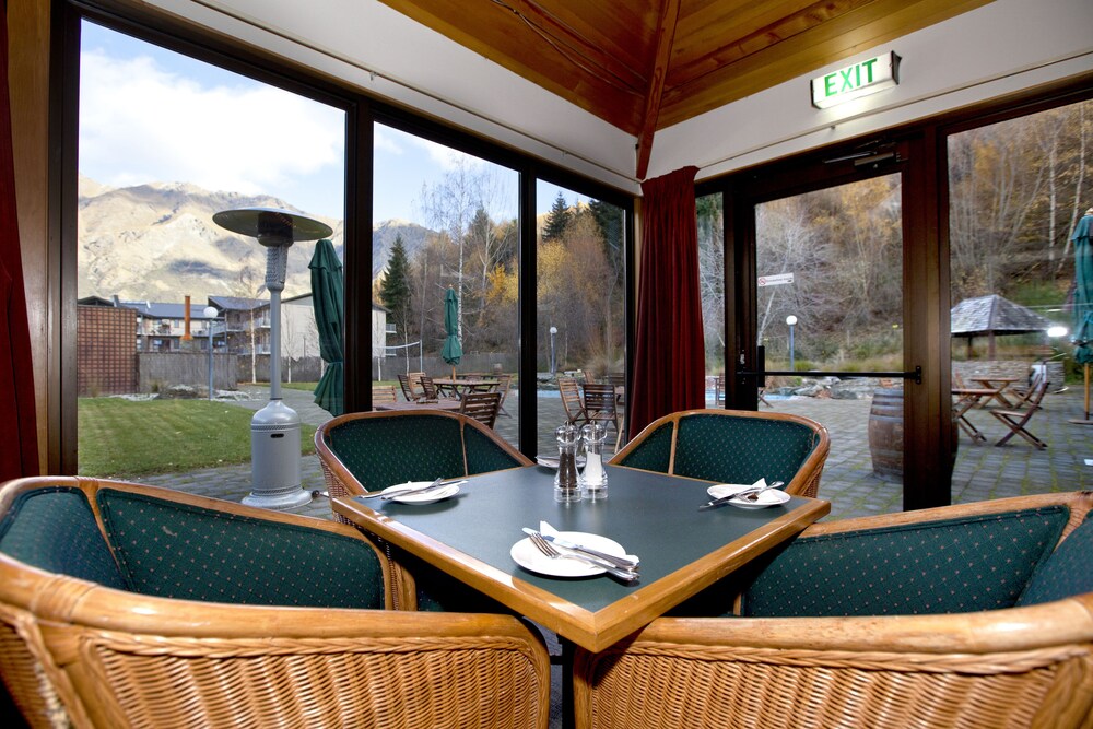 SwissBelresort Peak in Arthur's Point Best Rates & Deals on