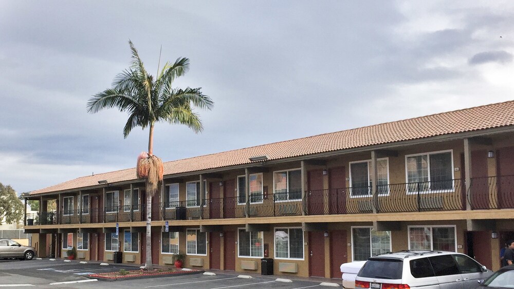 Promo [70% Off] Motel 6 San Diego Southbay United States | M Hotel