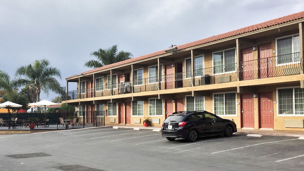 Motel 6 San Diego, CA - Southbay