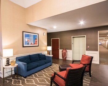 Comfort Inn Suites Red Oak Tx Hotel Near Joe Pool Lake