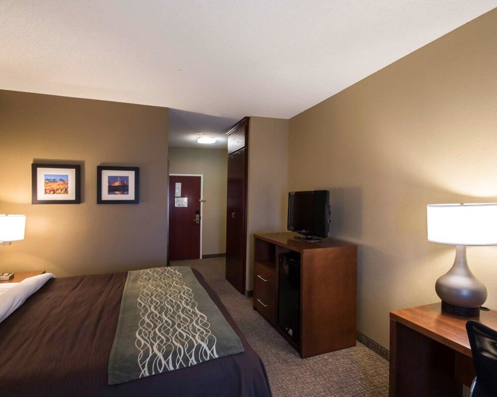 Comfort Inn & Suites