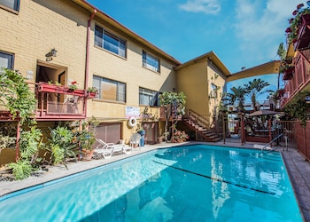 Hollywood Downtowner