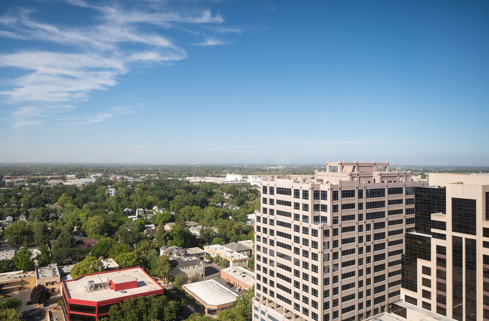 Sheraton Grand Sacramento Hotel