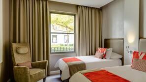 Premium bedding, in-room safe, desk, laptop workspace