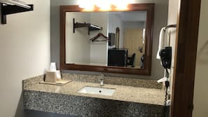 Desk, iron/ironing board, rollaway beds, free WiFi