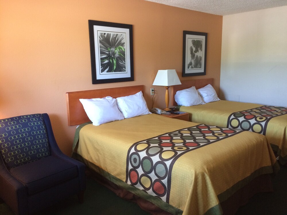 Room, Super 8 by Wyndham Westlake/Cleveland