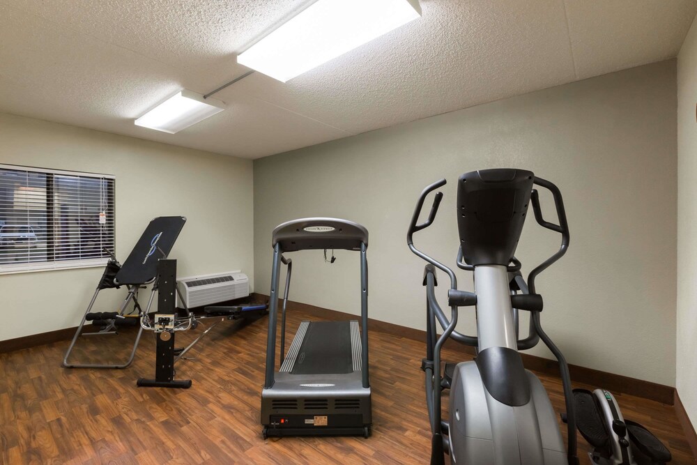 Fitness facility, Super 8 by Wyndham Wichita North