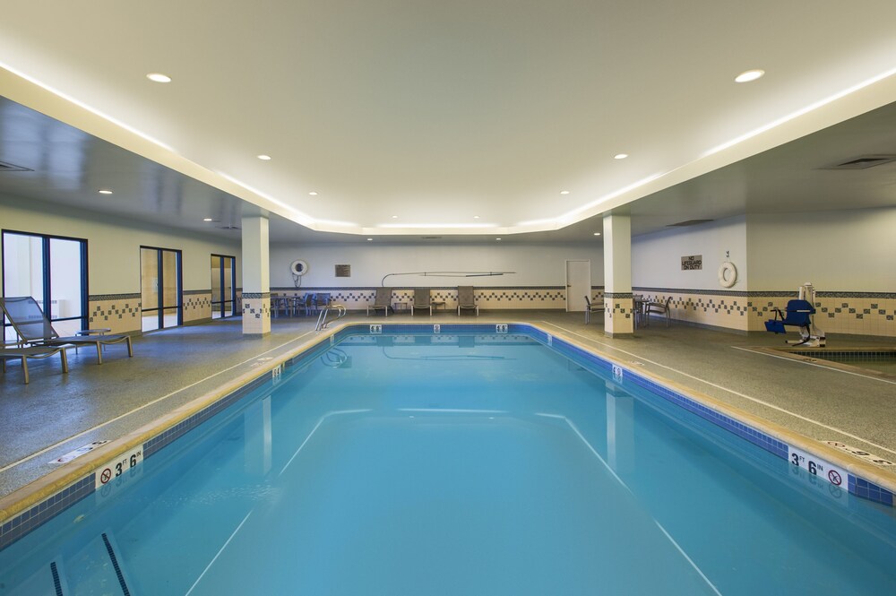 Indoor pool, Springhill Suites by Marriott Lawrence