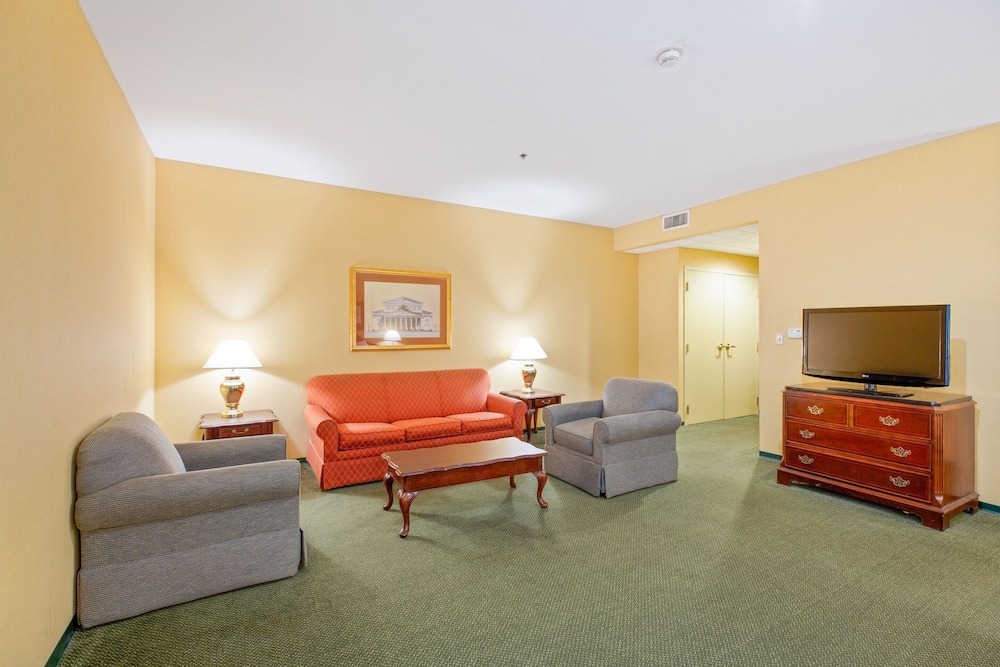 OYO Hotel St. Louis Downtown City Center MO in St. Louis Best Rates