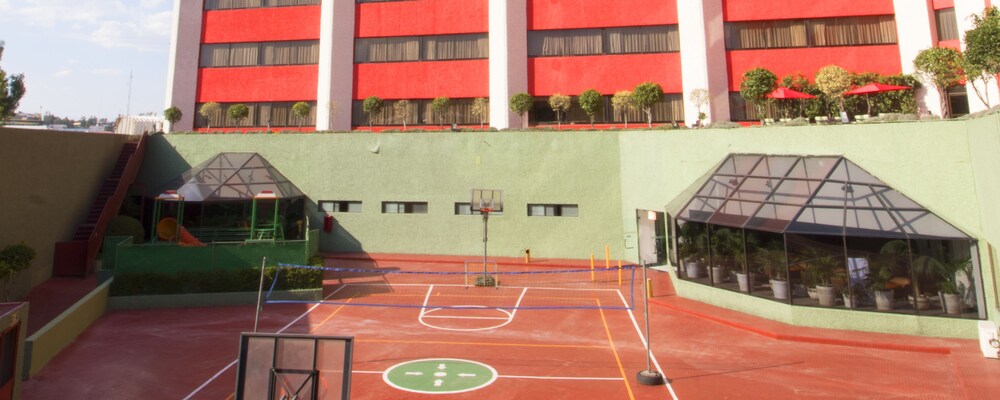 Sport court, Hotel Misión Toreo Centro De Convenciones