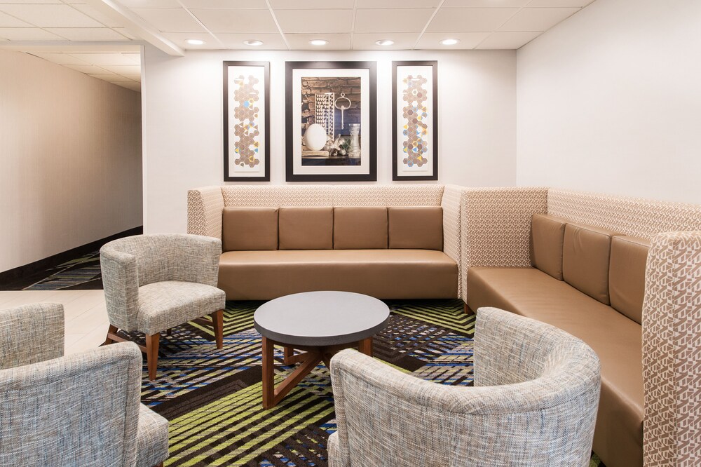 Holiday Inn Express & Suites Columbia-I-26 @ Harbison Blvd, an IHG Hotel