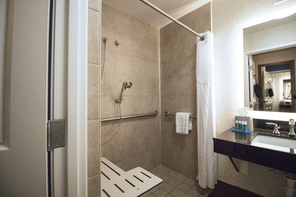 Holiday Inn Express & Suites Columbia-I-26 @ Harbison Blvd, an IHG Hotel