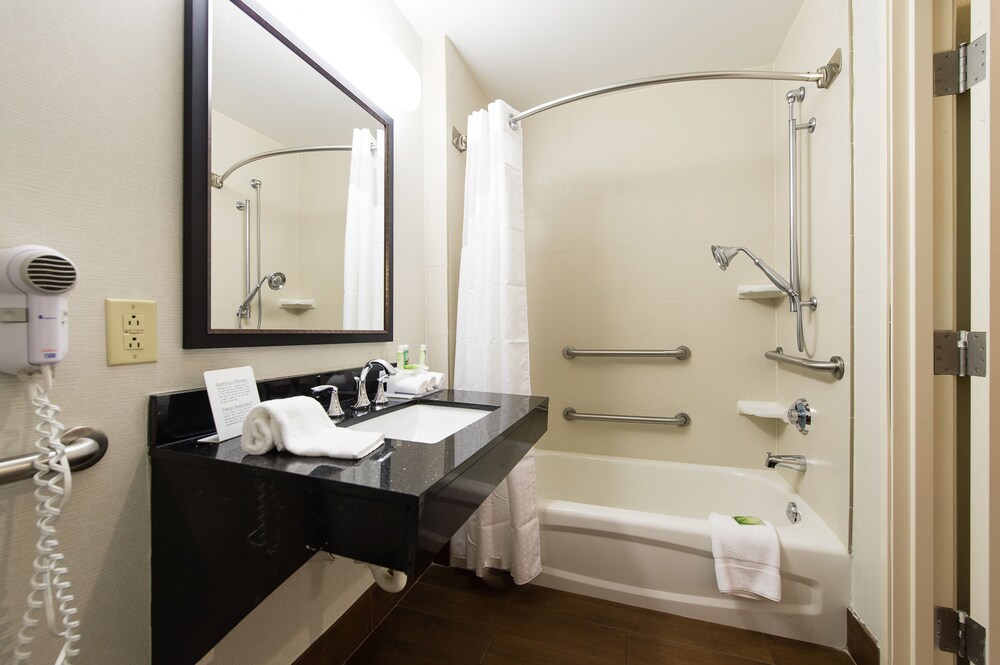 Holiday Inn Express & Suites Columbia-I-26 @ Harbison Blvd, an IHG Hotel