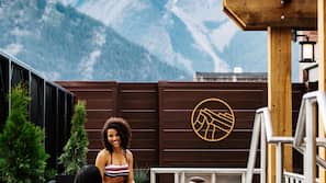 Outdoor spa bath